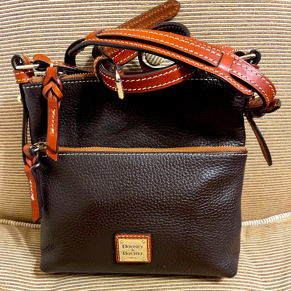 🔥Dooney & Bourke Pebble Grain Leather Ginger Crossbody with COA!🔥 - Picture 3 of 16